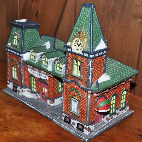 Vintage Dickens Collectible Victorian Series Train Station & Cafe Lighted House - Picture 5 of 10